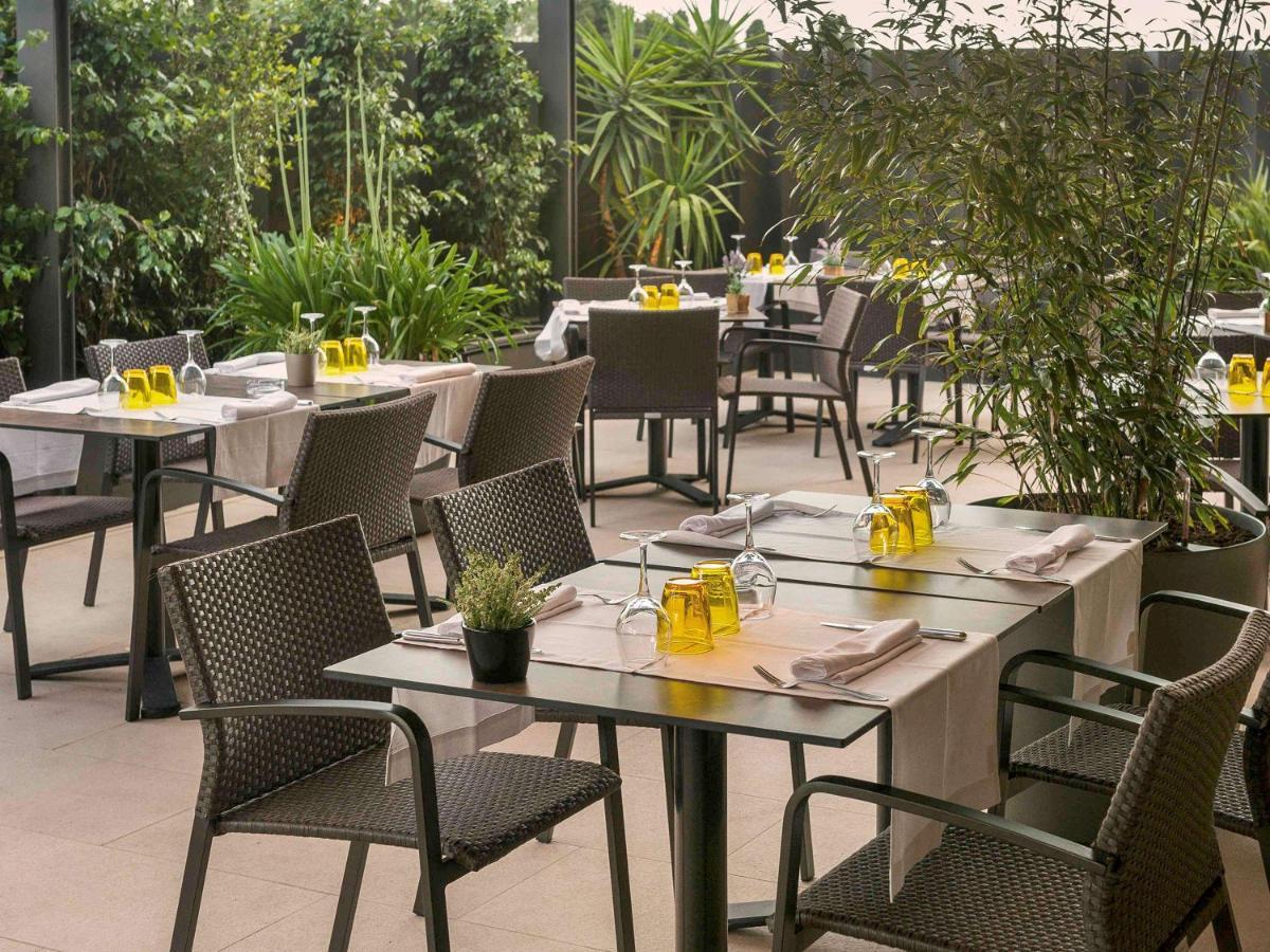 ホテル Ibis Styles Figueres Ronda エクステリア 写真