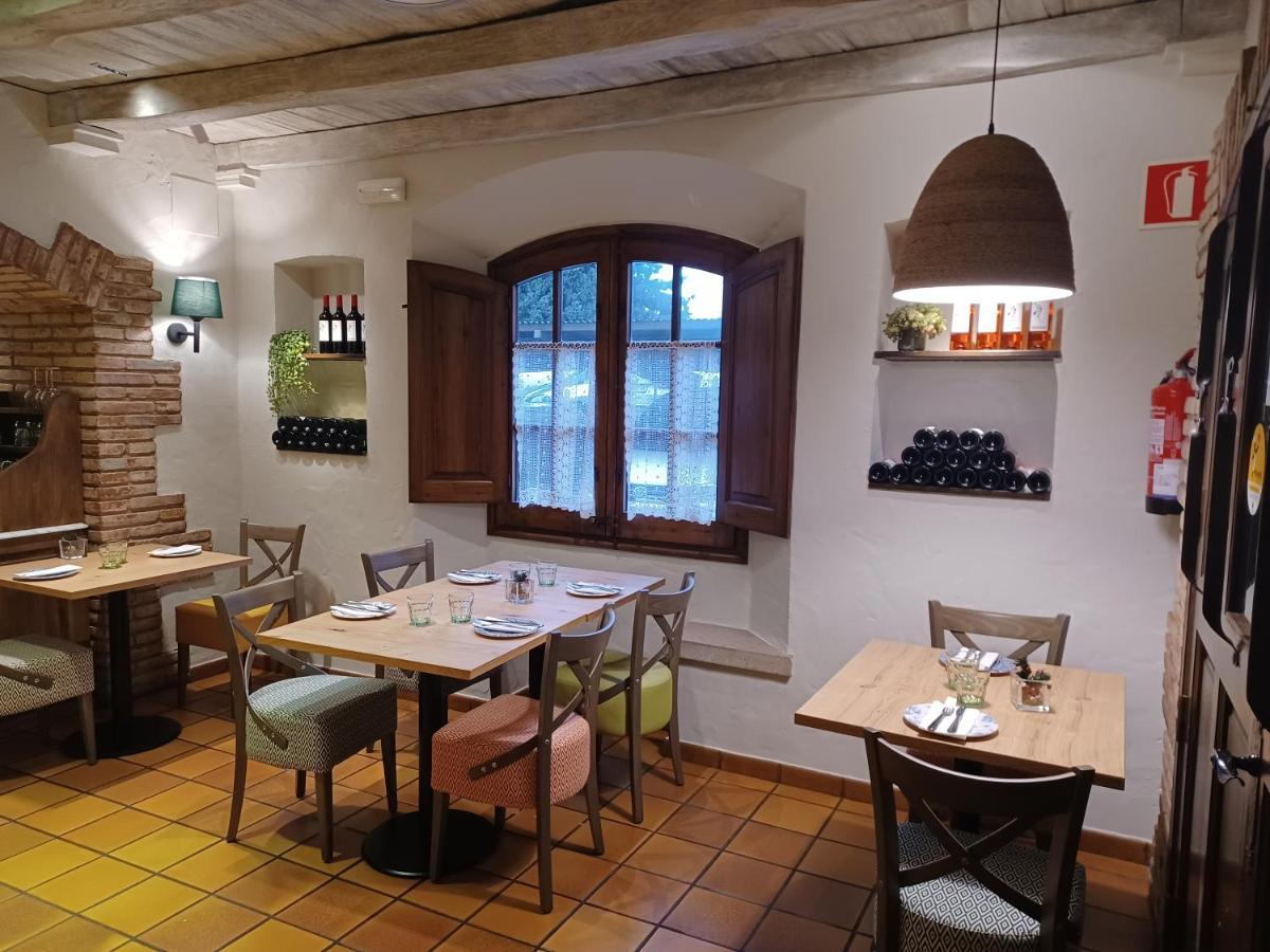 ホテル Ibis Styles Figueres Ronda エクステリア 写真