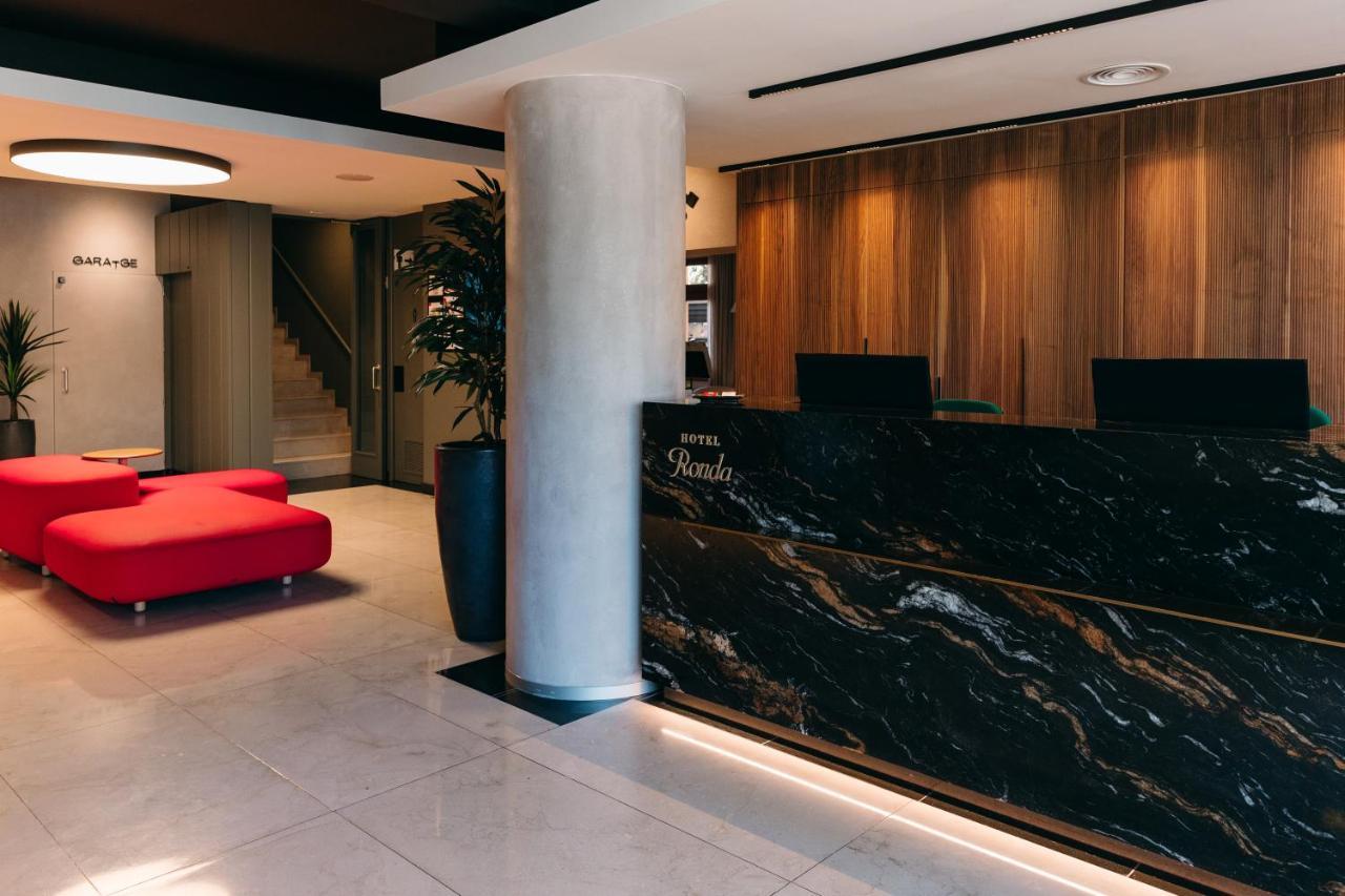 ホテル Ibis Styles Figueres Ronda エクステリア 写真