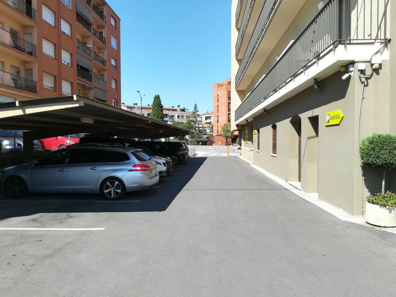 ホテル Ibis Styles Figueres Ronda エクステリア 写真